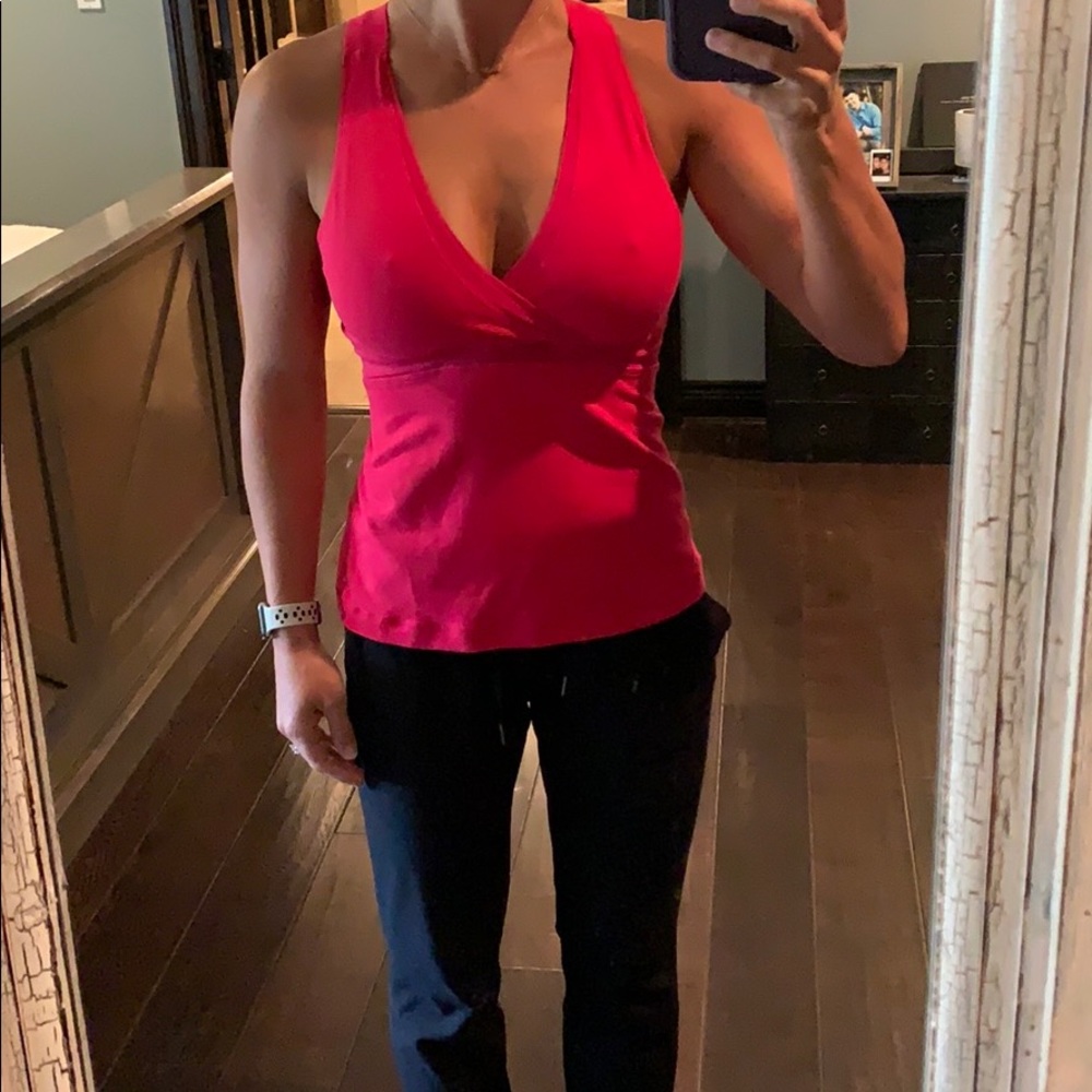 LULULEMON TANK